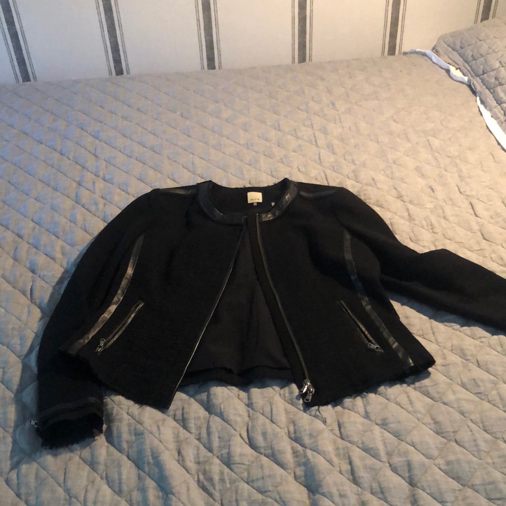 Ecru tweed jacket size 6